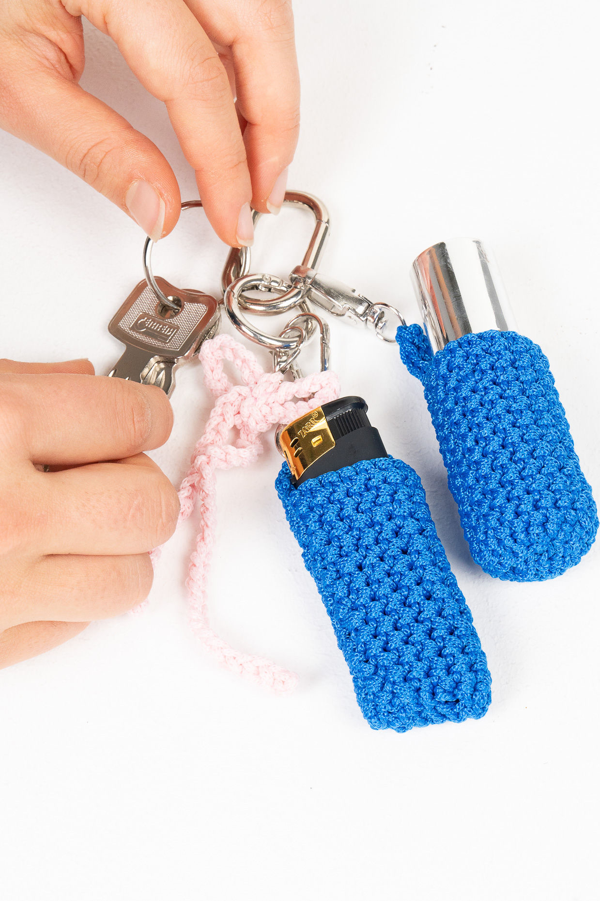 Keychain with Lighter Case, Lipgloss Case & Bow – Royal Blue - Vorschau 2